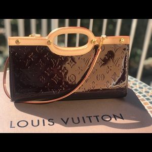 FLASH SALE!LOUIS VUITTON ROXBURYDRIVE AMARANTE BAG